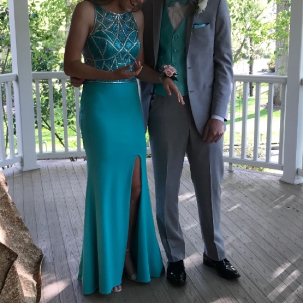 UNIQUE full length prom dress